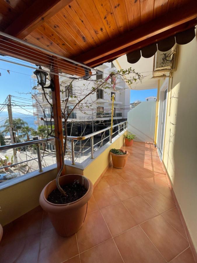 Modern Beachfront Apartamento
