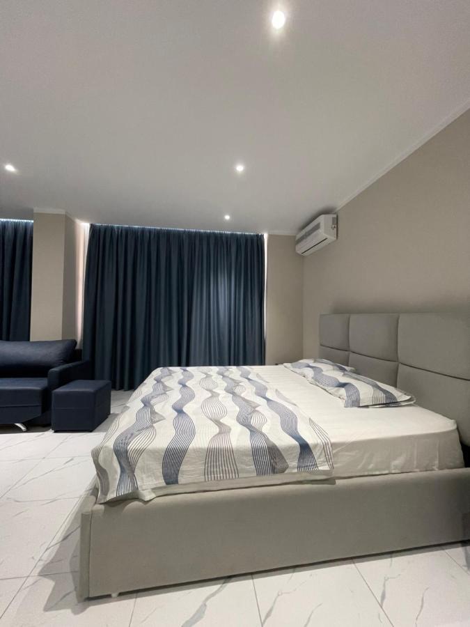 Modern Beachfront Apartamento Sarandë